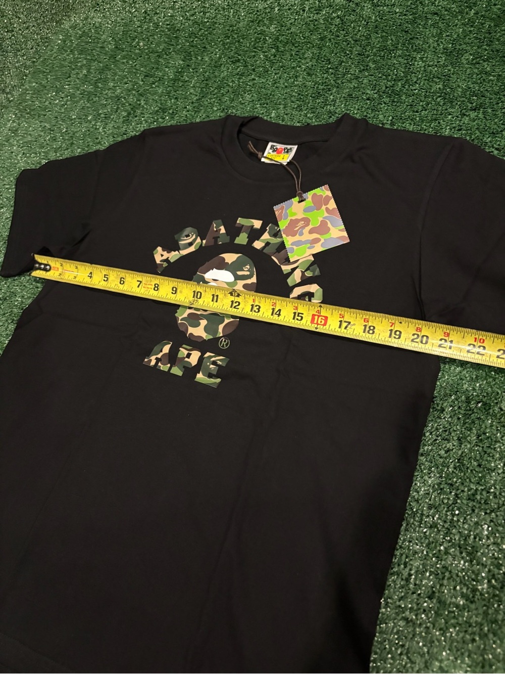 A Bathing Ape Black Camo Logo Short Sleeve T-Shirt - Picture 9 of 9